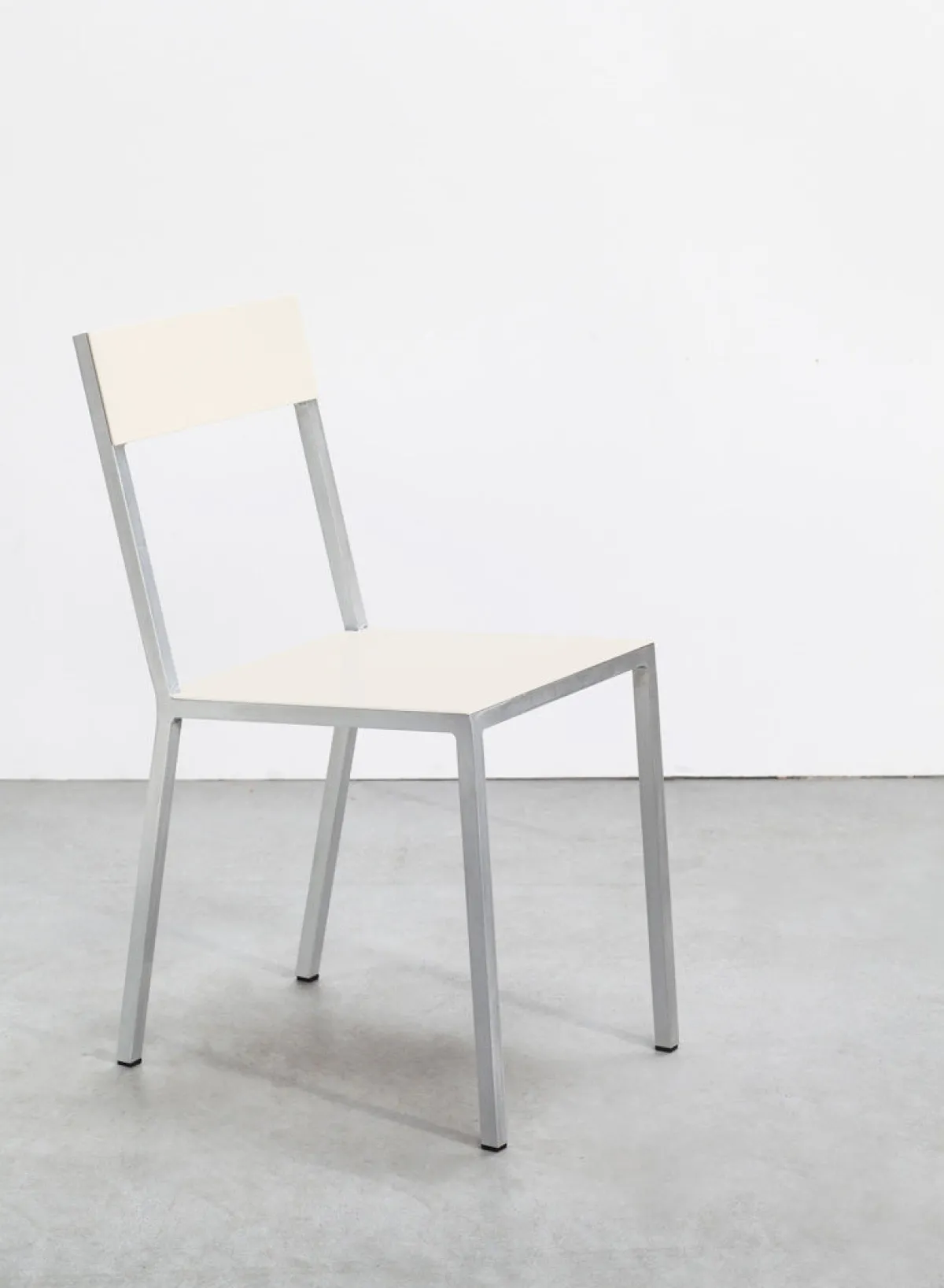 alu_chair_ivory_seat_ivor_0.webp SUSAN BIJL Alu Chair, Ivory Seat, Ivory Back< Meubels