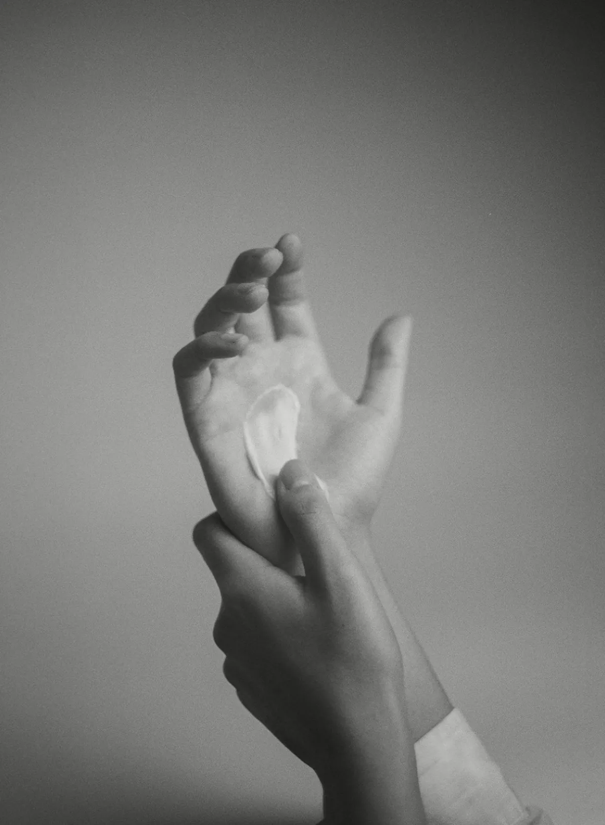 apothecary_hand_cream_1.webp SUSAN BIJL Apothecary Hand Cream< Handverzorging