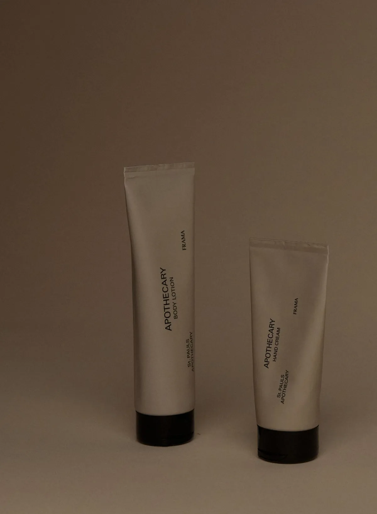 apothecary_hand_cream_4.webp SUSAN BIJL Apothecary Hand Cream< Handverzorging