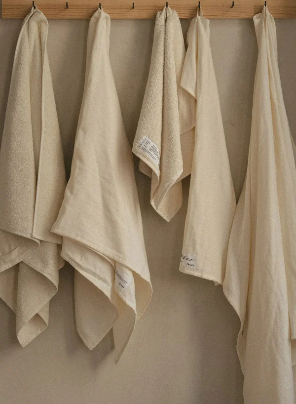 SUSAN BIJL Bath Towel In Bone White, Light< Textiel