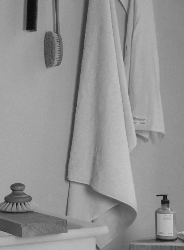 SUSAN BIJL Bath Towel In Bone White, Heavy< Textiel