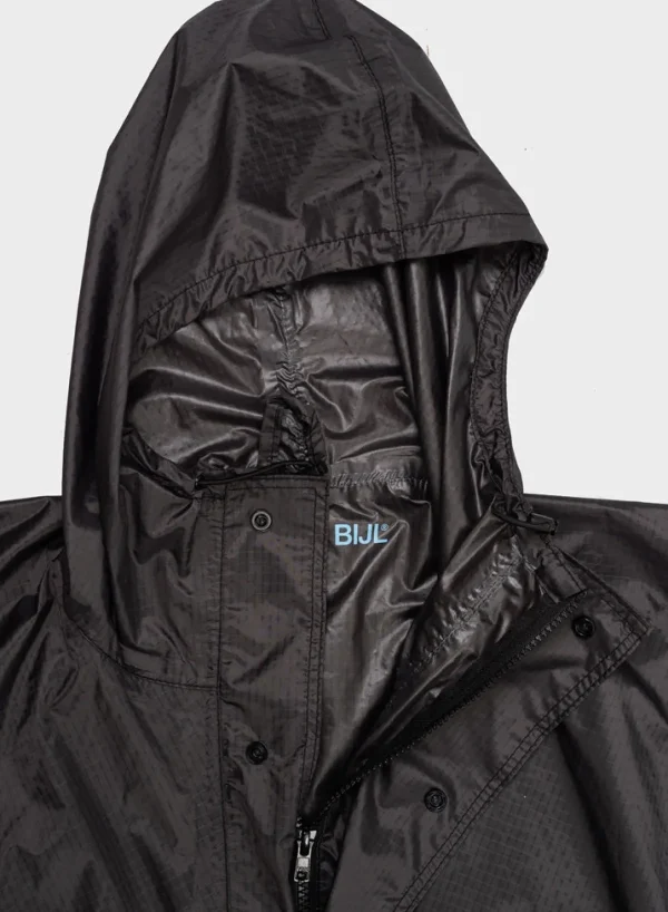 SUSAN BIJL < The New Raincoat
