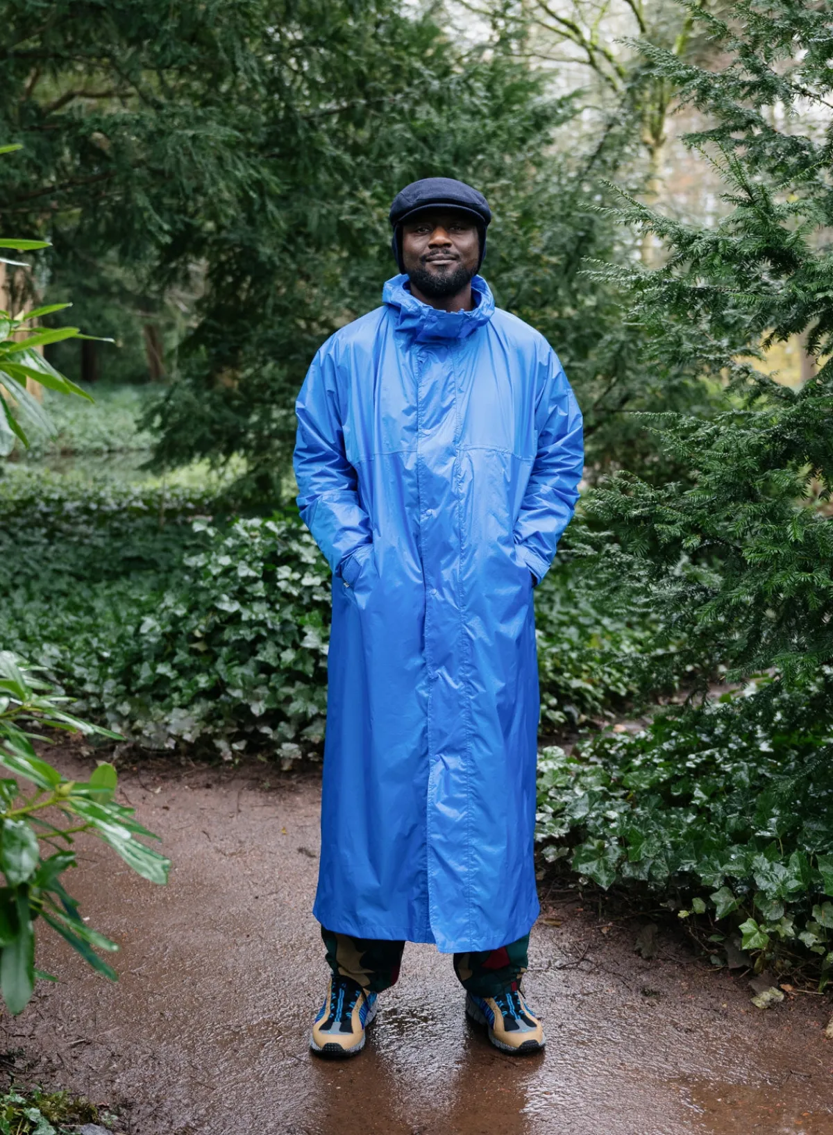 blue_1.webp SUSAN BIJL < The New Raincoat
