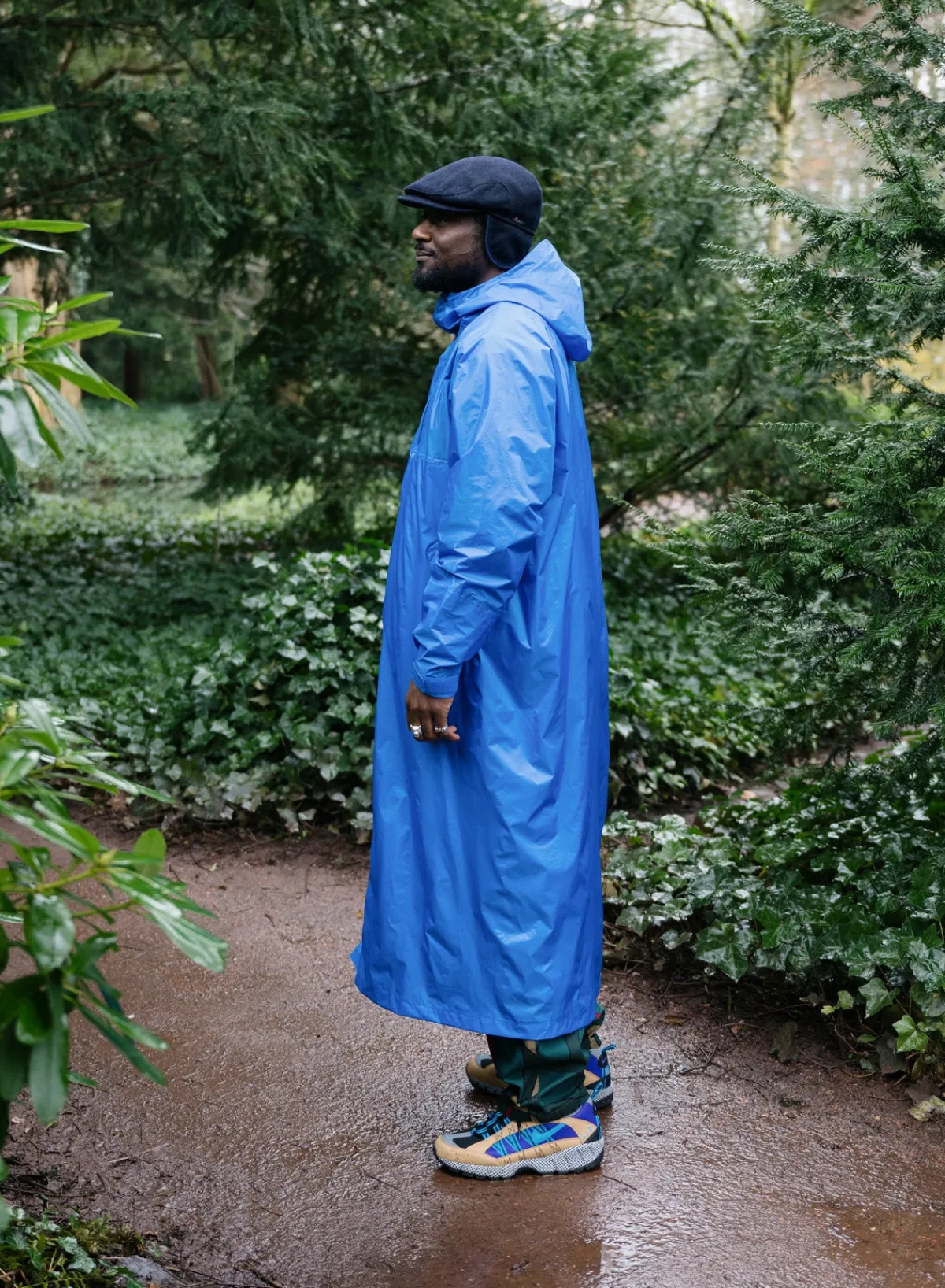 blue_2.webp SUSAN BIJL < The New Raincoat