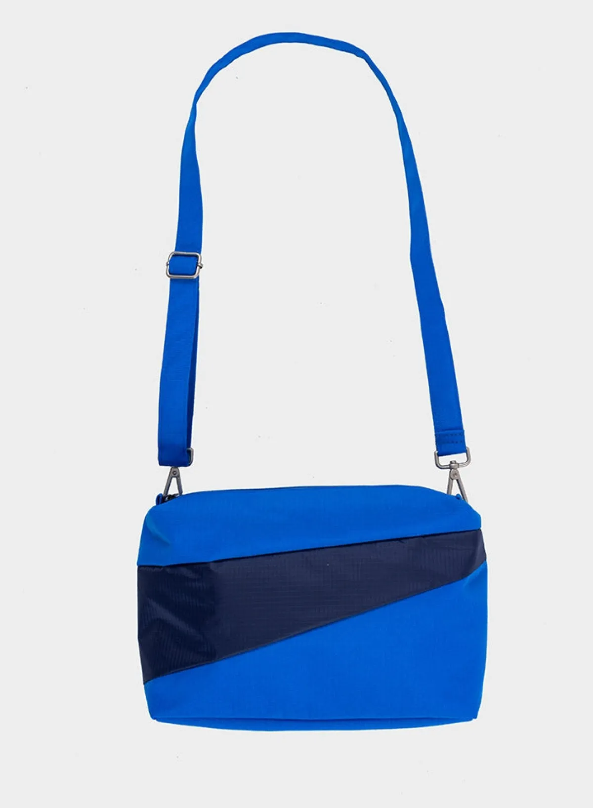 blue__navy_medium_0-2.webp SUSAN BIJL Blue & Navy MEDIUM< The New Bum Bag