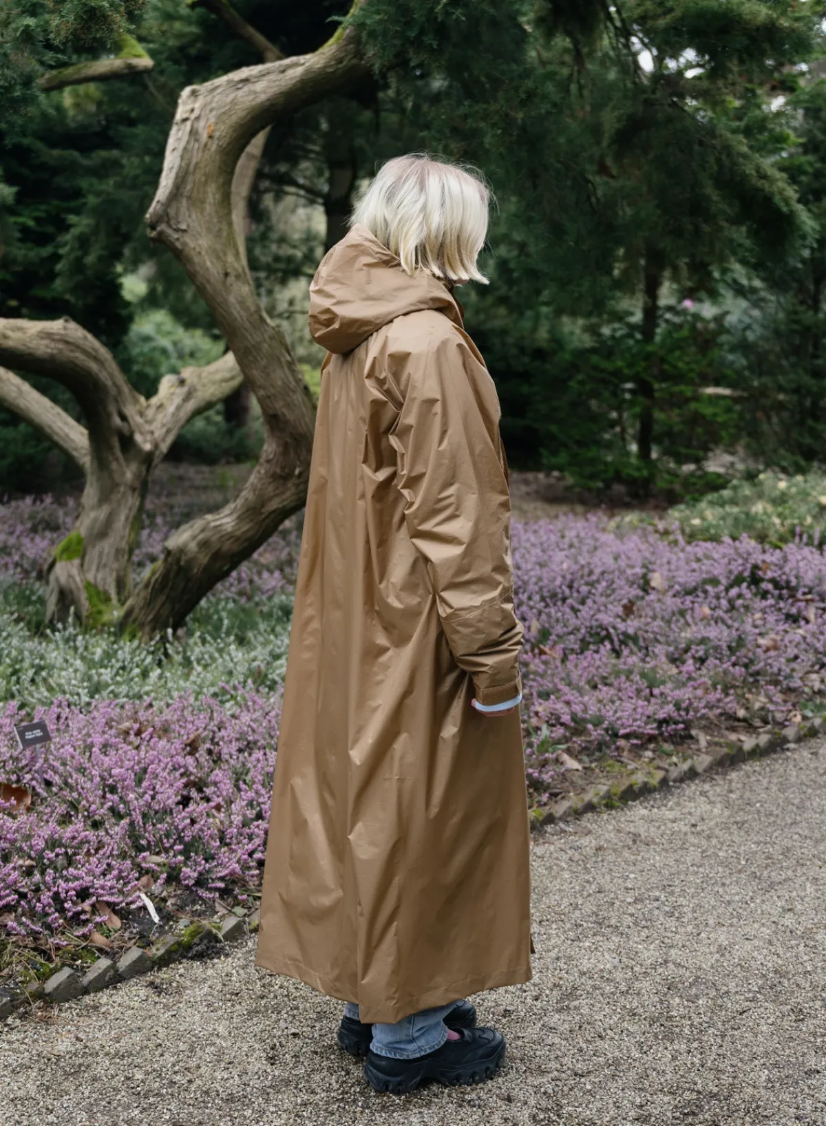 camel_3.webp SUSAN BIJL < The New Raincoat