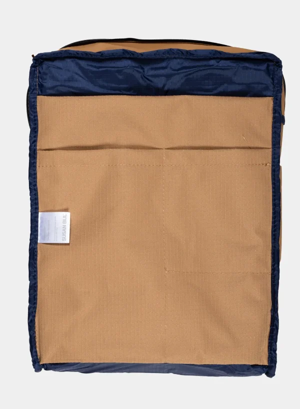 SUSAN BIJL Camel & Navy< The New Backpack