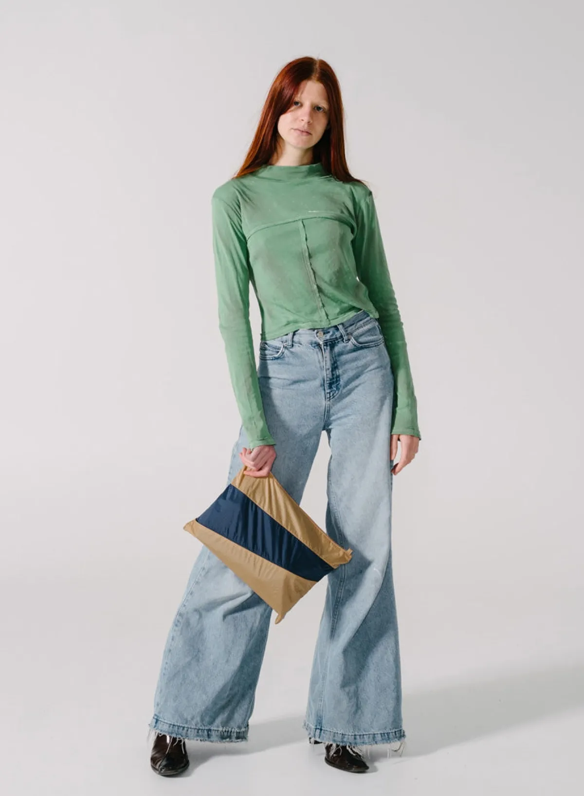 camel__navy_large_1.webp SUSAN BIJL Camel & Navy LARGE< The New Pouch