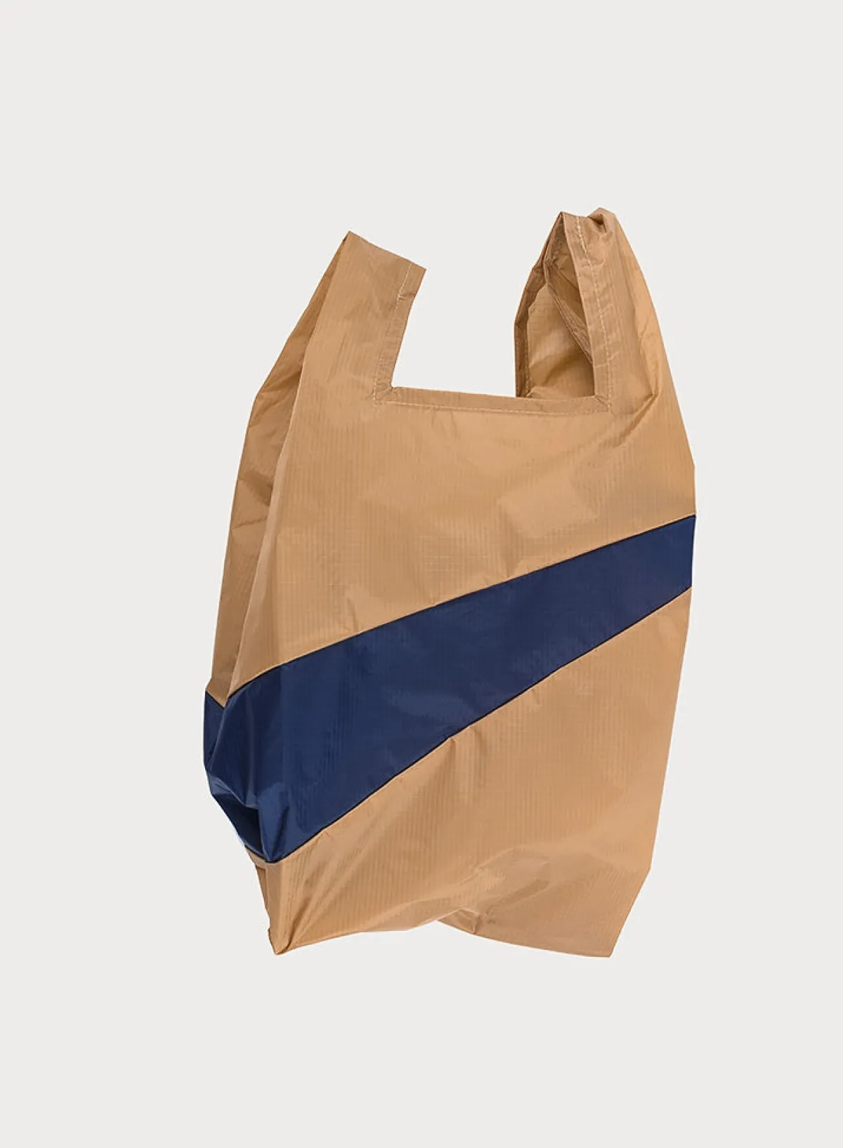 camel__navy_medium_0.webp SUSAN BIJL Camel & Navy MEDIUM< The New Shopping Bag