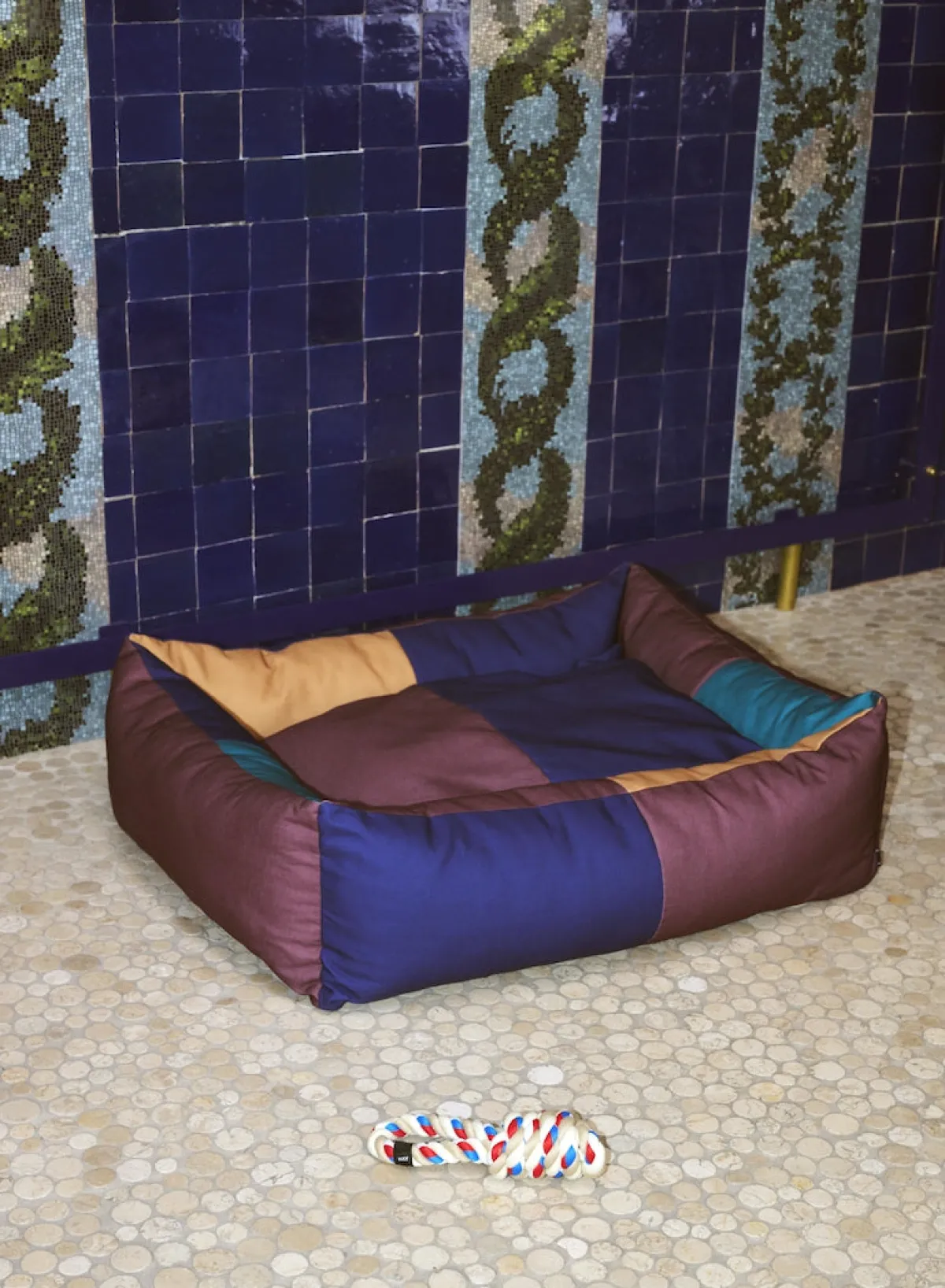 dogs_bed_large_1.webp SUSAN BIJL Dogs Bed, LARGE< Honden (En Katten)