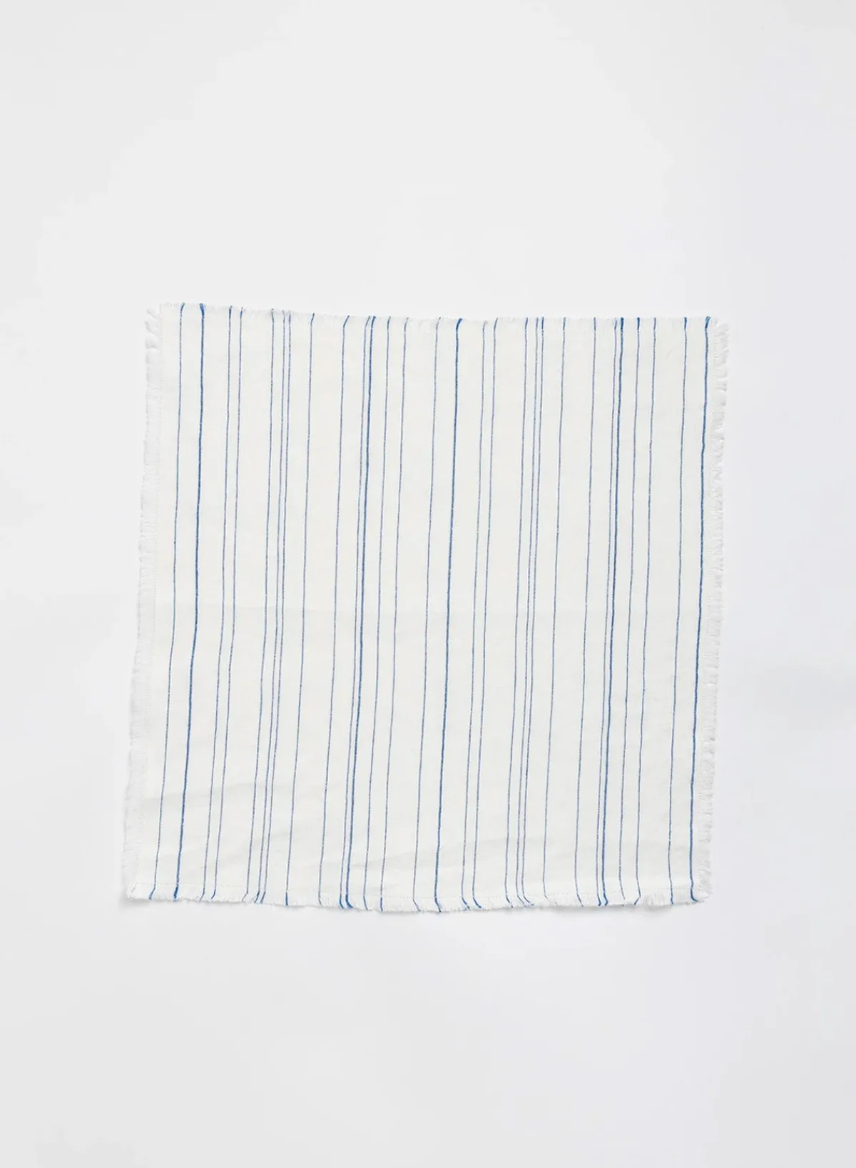 greta_napkin_in_whiteblue_0.webp SUSAN BIJL Greta Napkin In White/Blue< Keuken & Tafelaankleding | Textiel
