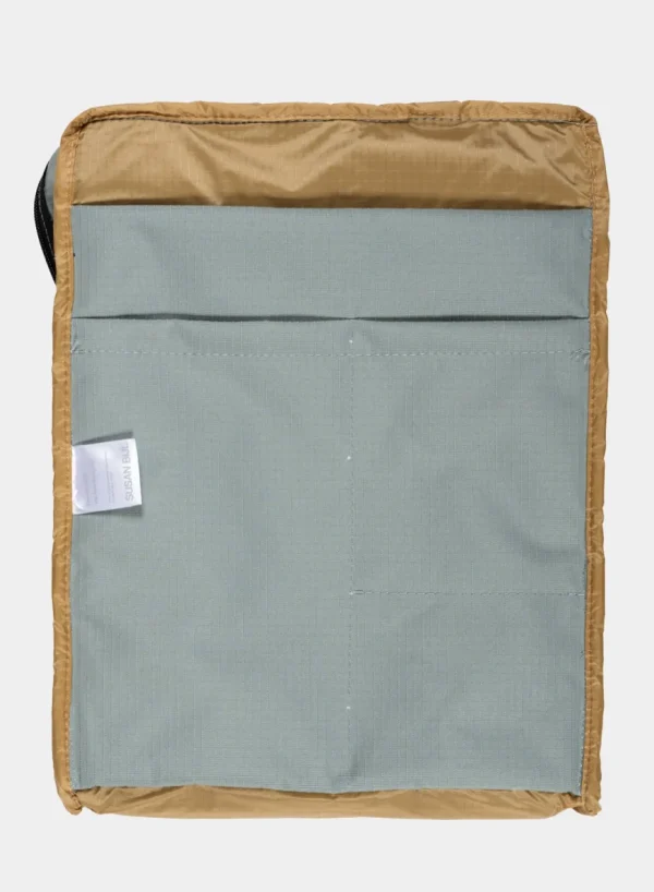 SUSAN BIJL Grey & Camel< The New Backpack