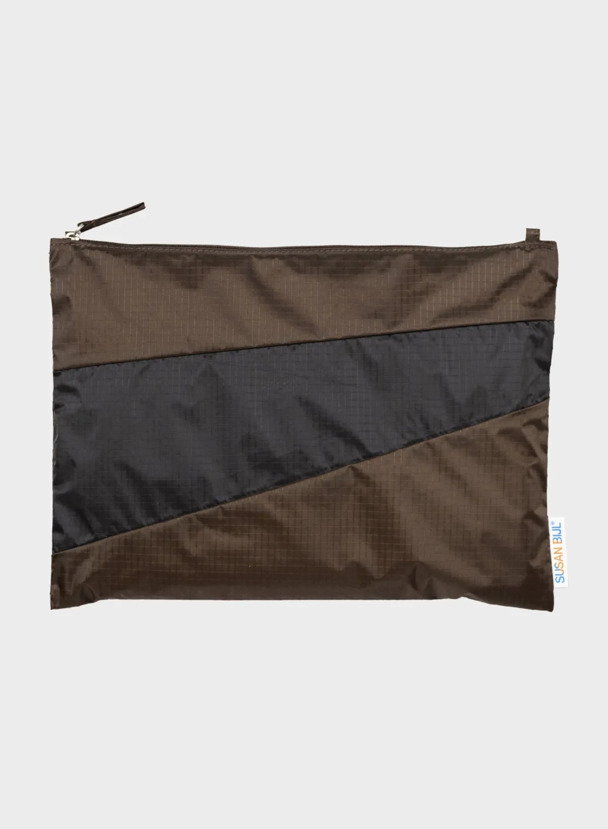 mud__black_large_0-2.webp SUSAN BIJL Mud & Black LARGE< The New Pouch