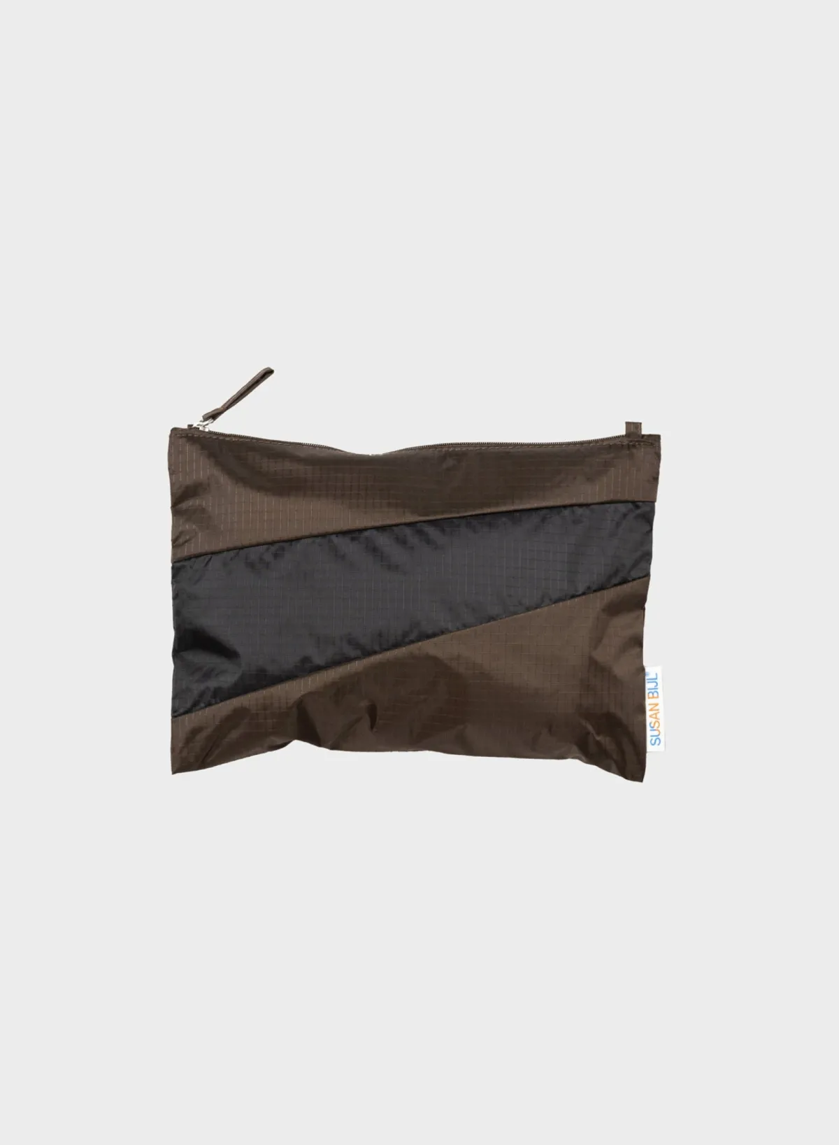mud__black_medium_0-1.webp SUSAN BIJL Mud & Black MEDIUM< The New Pouch