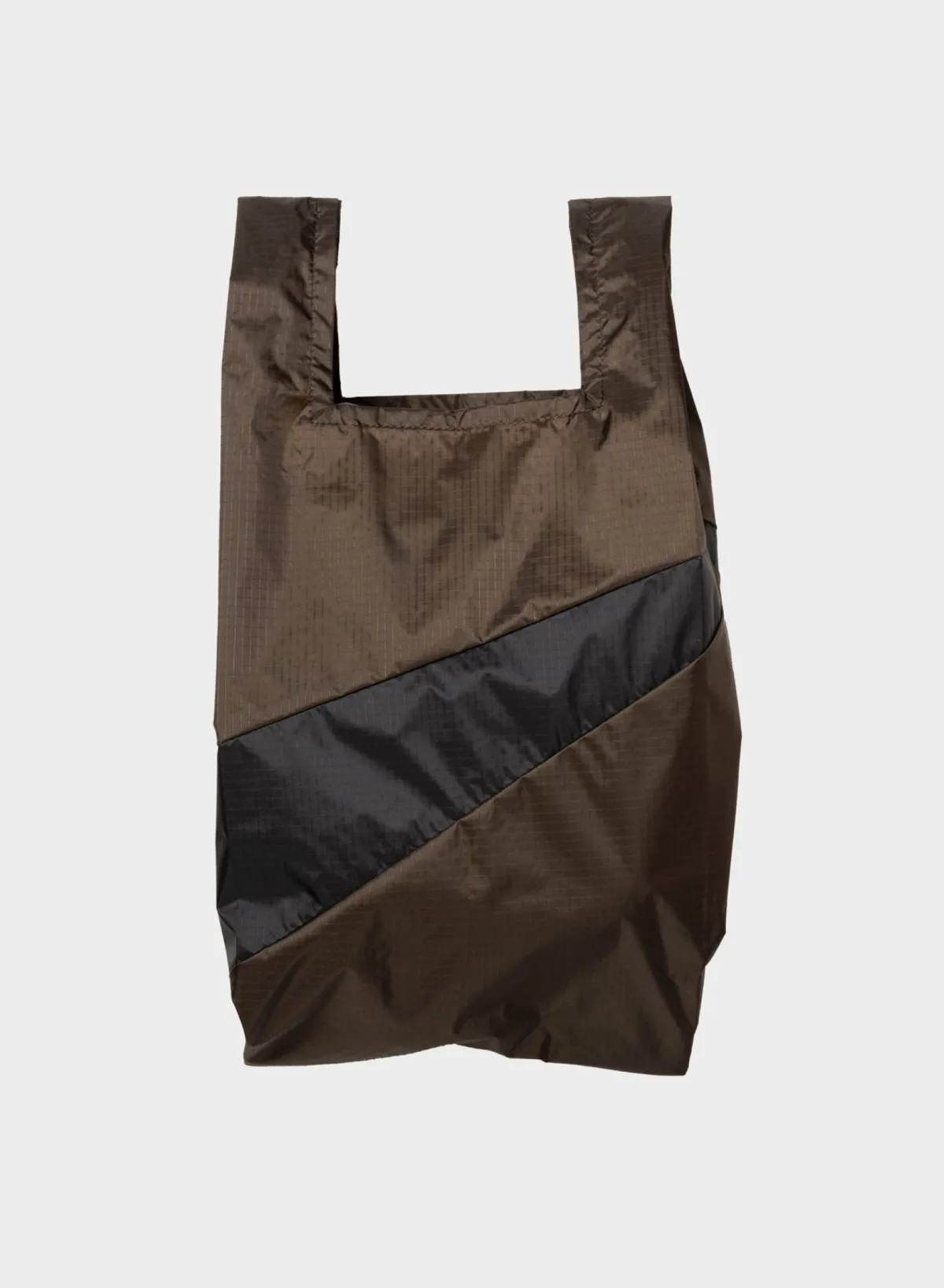 mud__black_medium_0.webp SUSAN BIJL Mud & Black MEDIUM< The New Shopping Bag