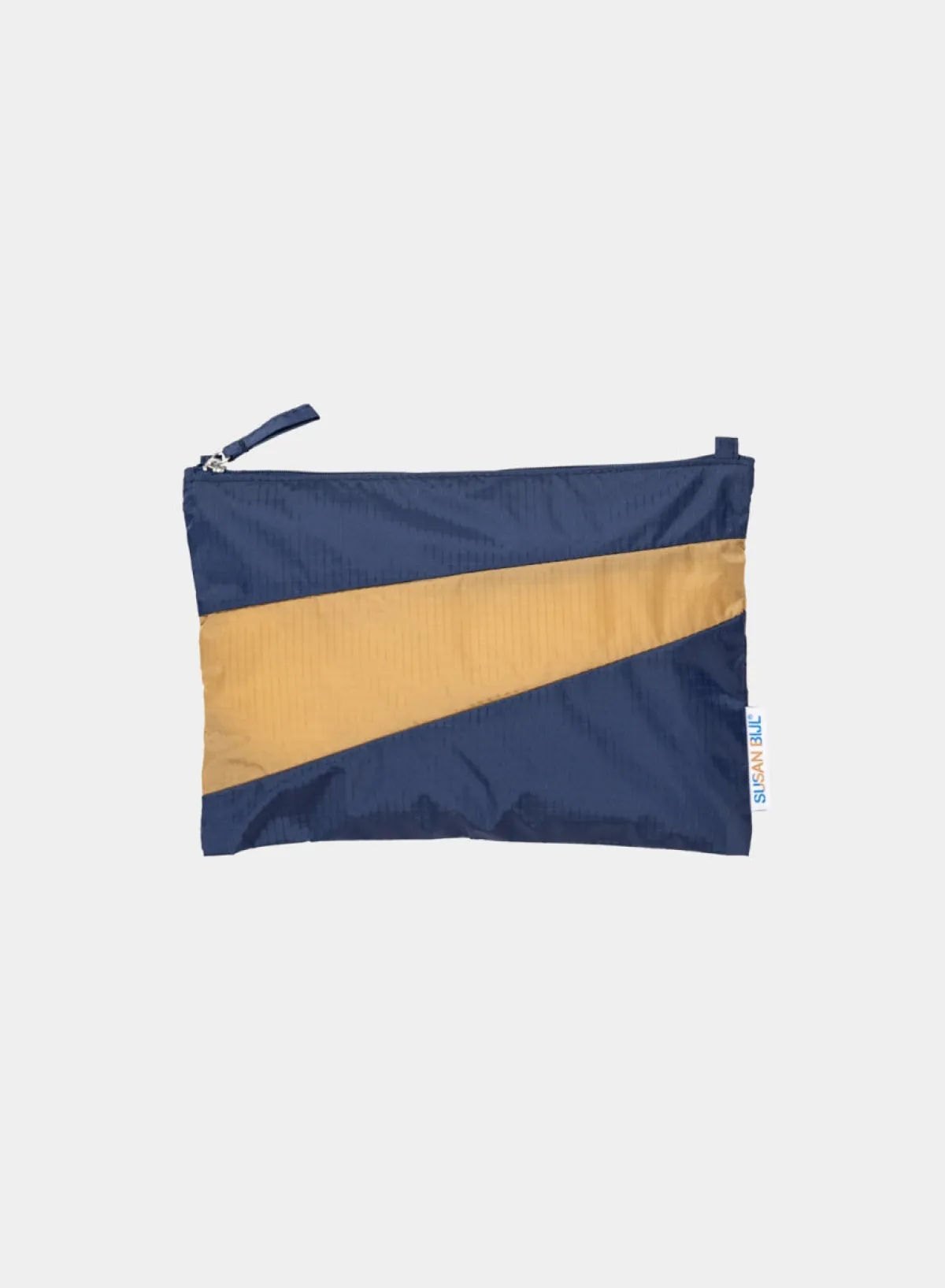 navy__camel_medium_0-1.webp SUSAN BIJL Navy & Camel MEDIUM< The New Pouch