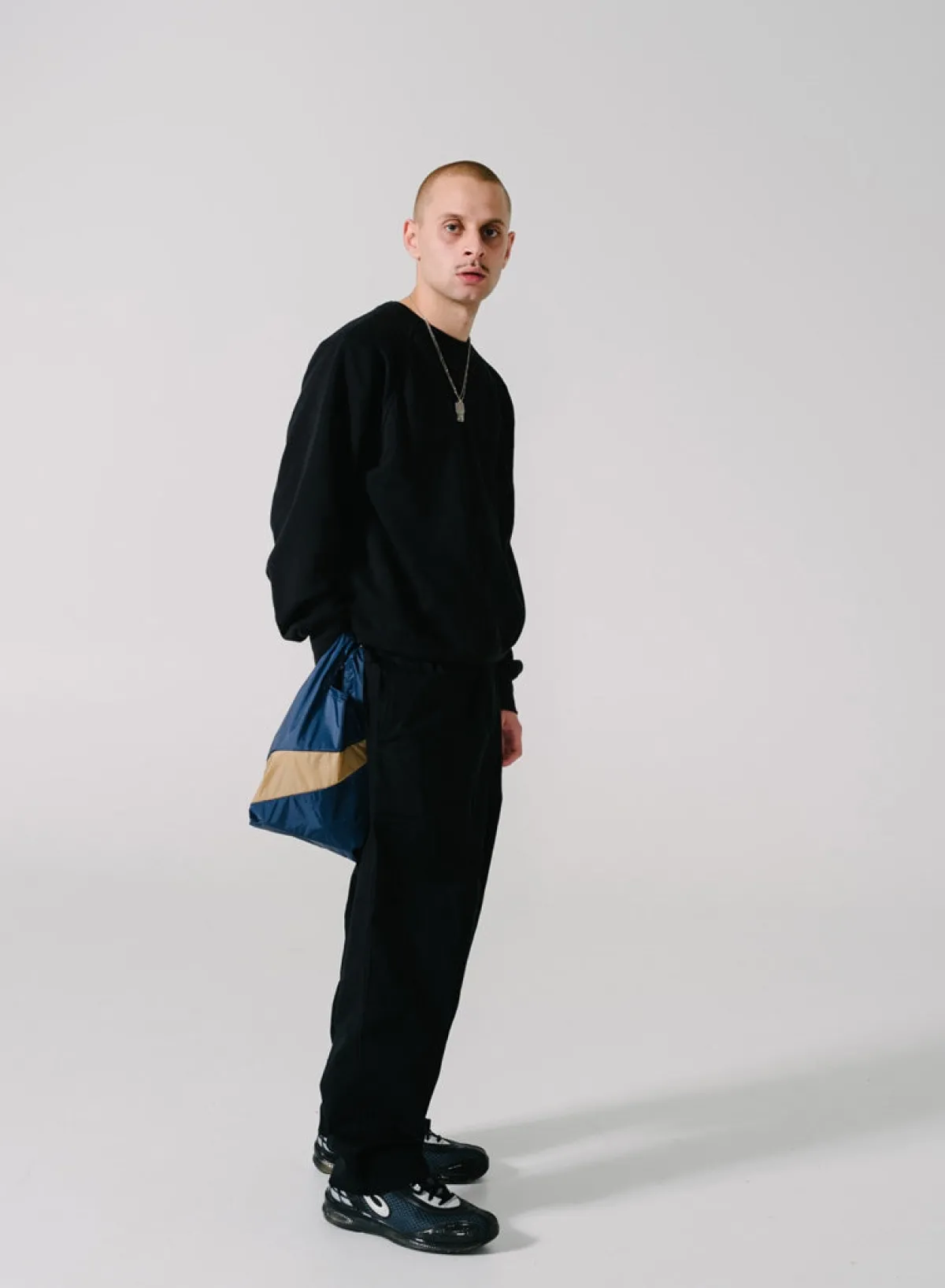 navy__camel_small_1.webp SUSAN BIJL Navy & Camel SMALL< The New Shopping Bag