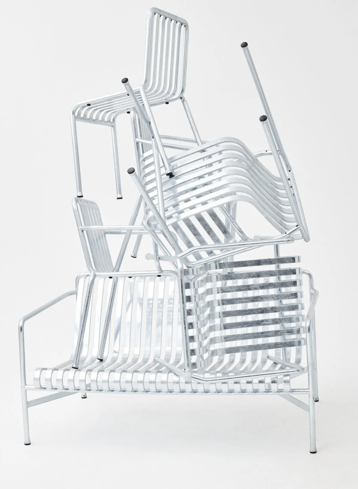 palissade_ottoman_in_galv_1.webp SUSAN BIJL Palissade Ottoman In Galvanised Steel< Meubels