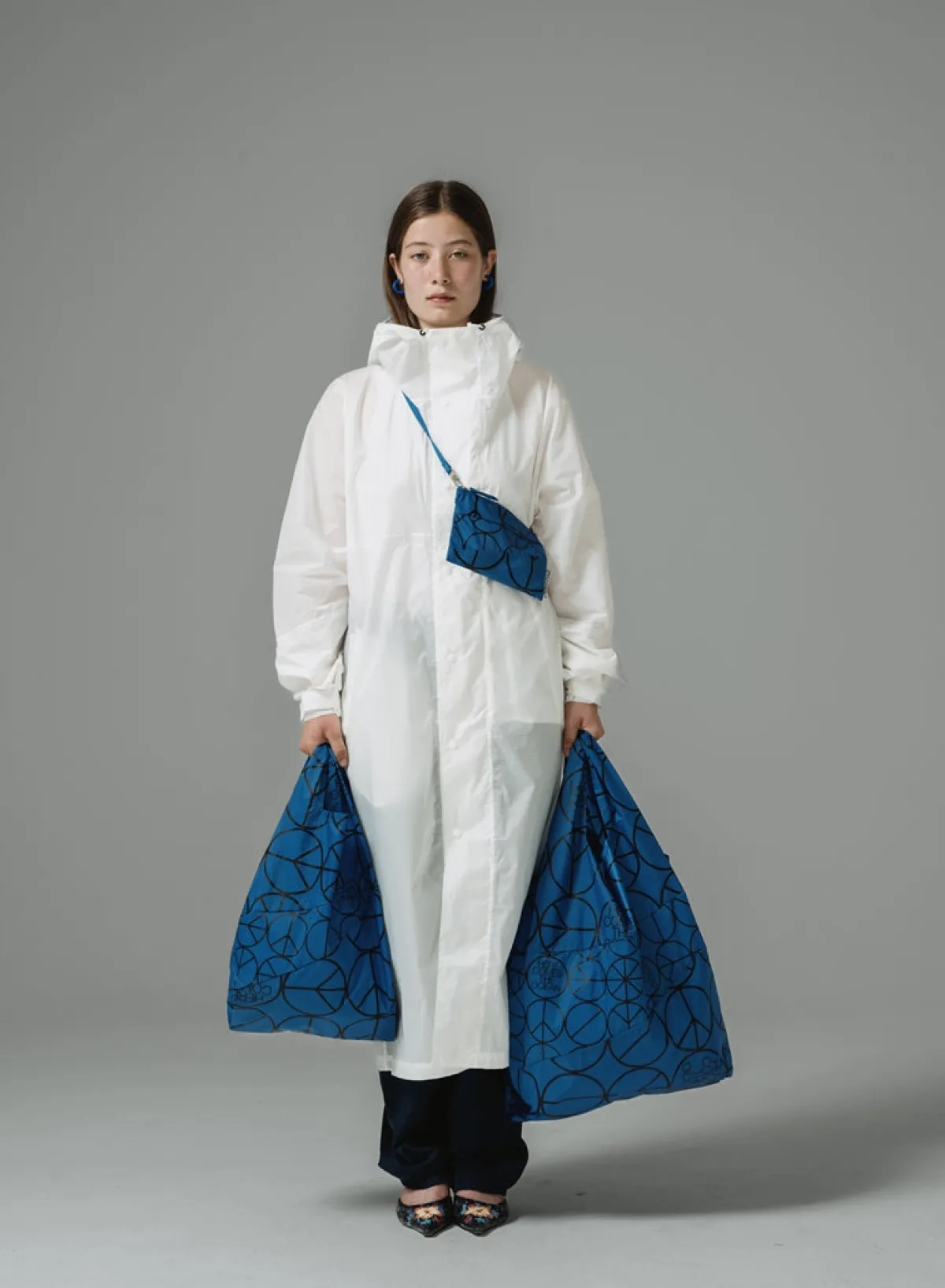 peace_blue_large_2.webp SUSAN BIJL Peace Blue LARGE< The New Shopping Bag