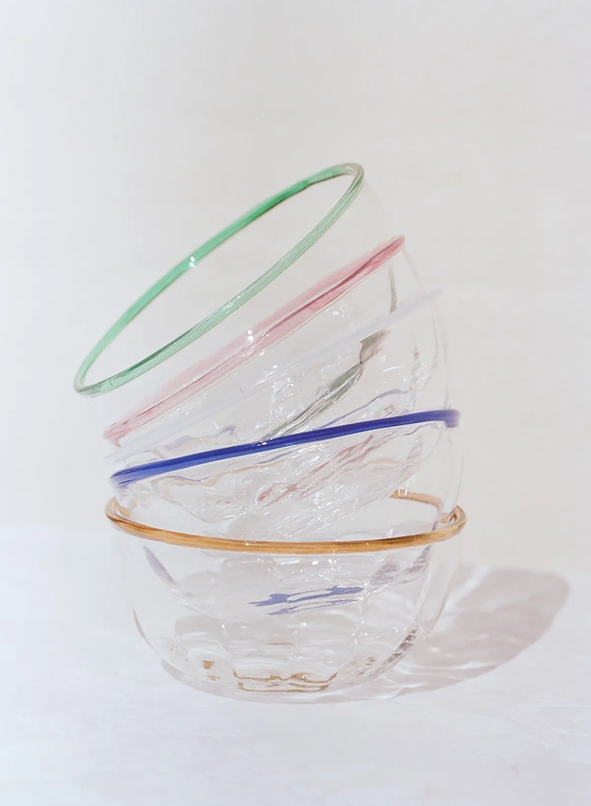 peter_bowl_in_white_2.webp SUSAN BIJL Peter Bowl In White< Glaswerk