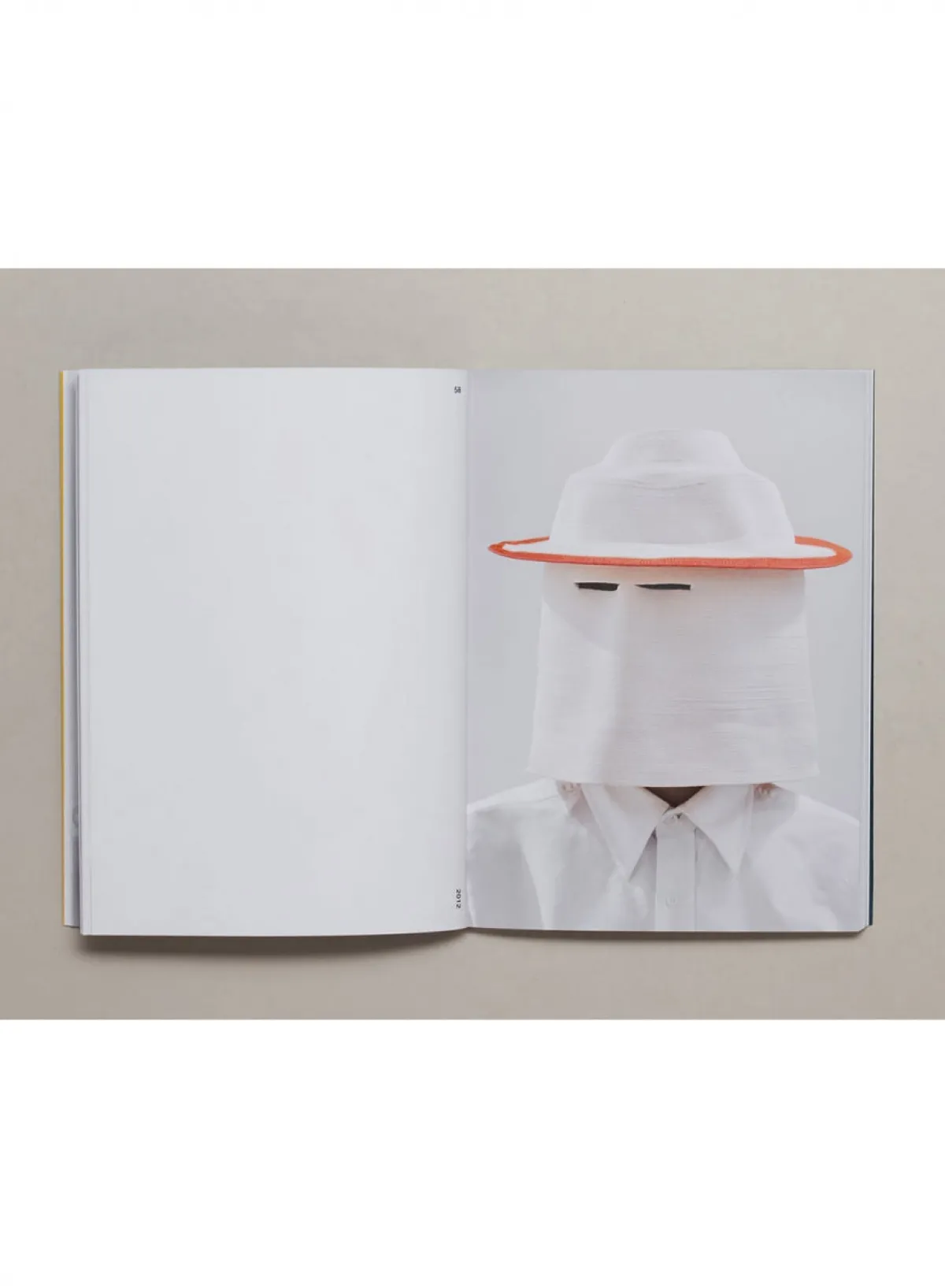 ropemasks_2.webp SUSAN BIJL Ropemasks< Tijdschriften & Boeken