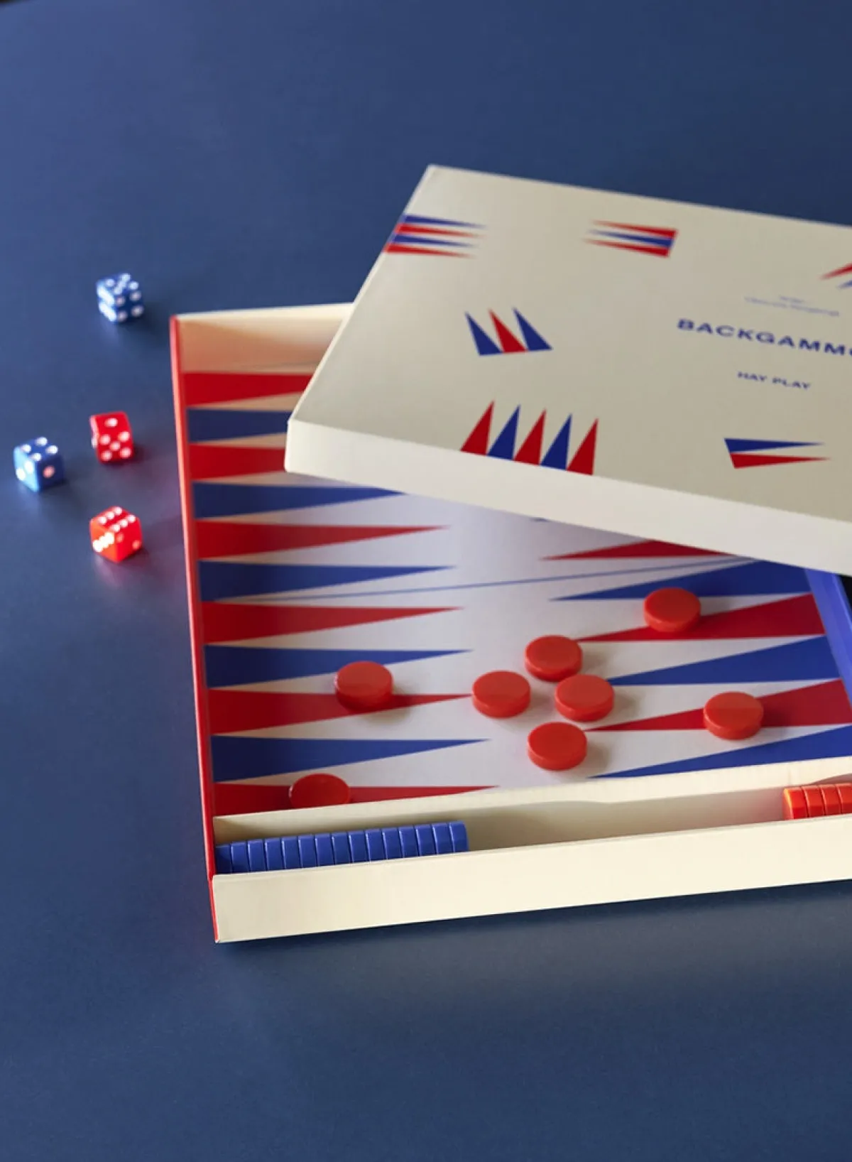 showroom_backgammon_0.webp SUSAN BIJL (Showroom) Backgammon< Spelletjes
