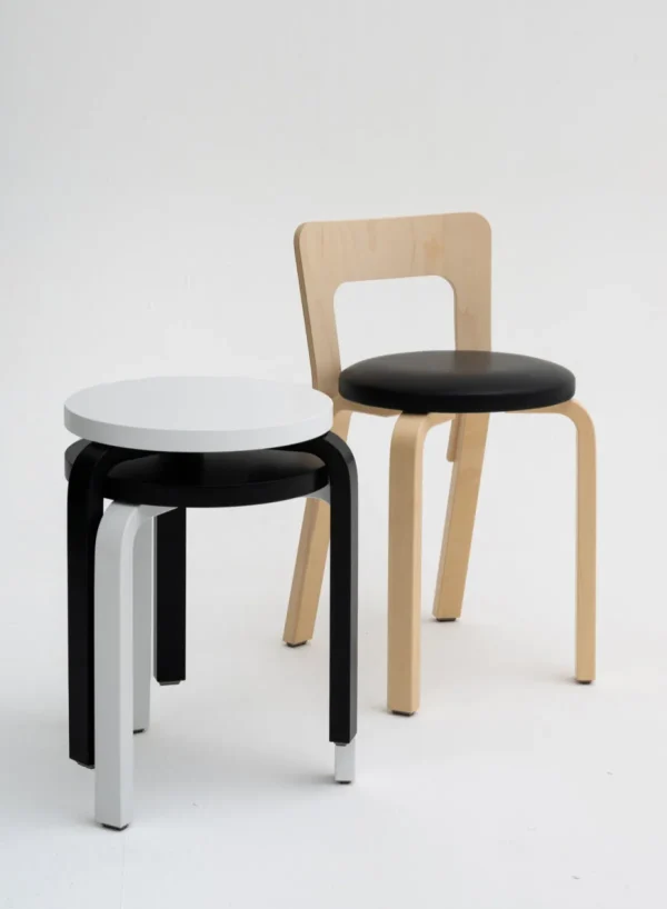 SUSAN BIJL Stool 60, Legs Black, Seat White< Meubels