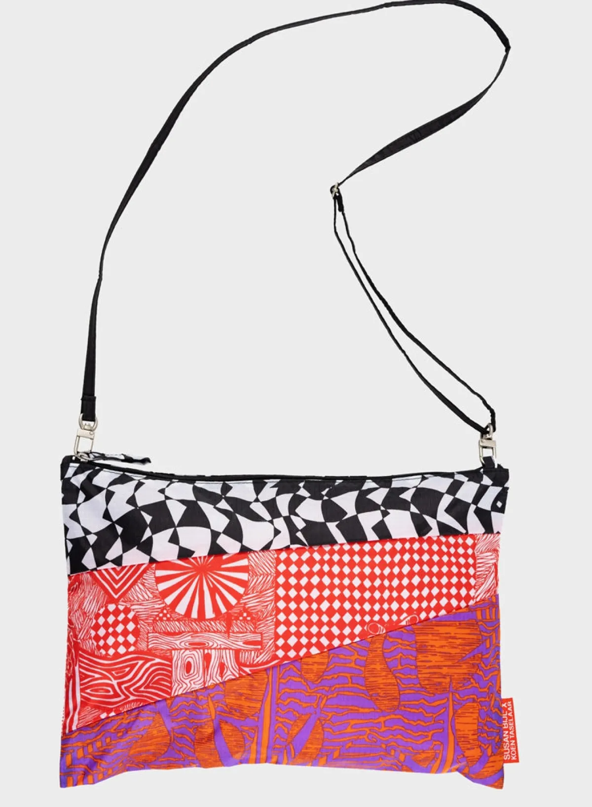 terrazzo_taselaar_red_lar_1-1.webp SUSAN BIJL Terrazzo Taselaar Red LARGE< The New Pouch